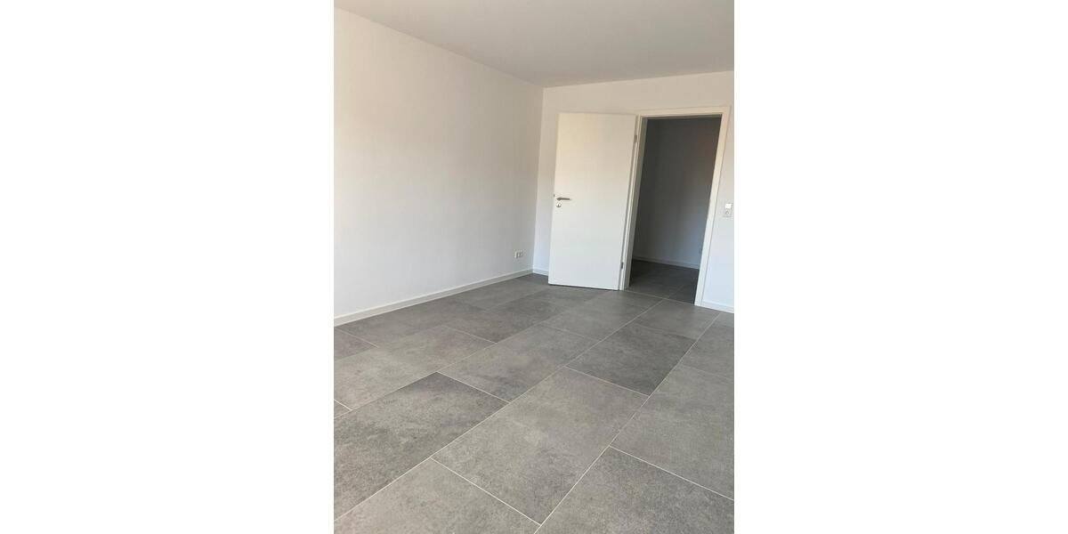 Etagenwohnung Bernburg (Saale) - 4.5 Zimmer, 127 m&sup2;, 1.143&euro; | Angebot:26367184