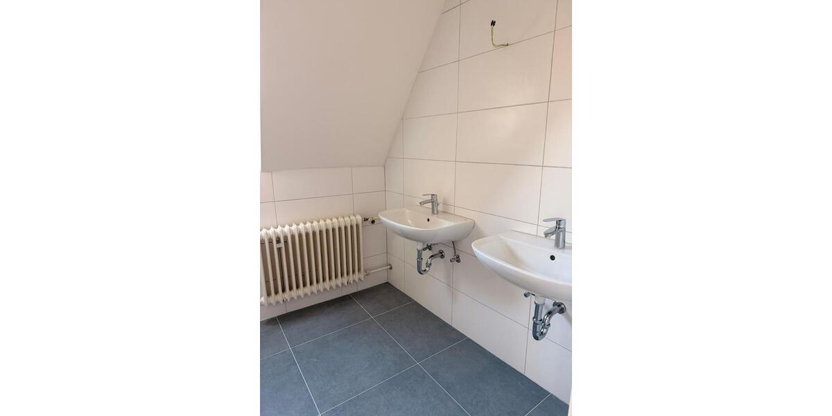 Großes Einfamilienhaus in Schwarzenfeld mit Garten zu vermieten 8 zimmer