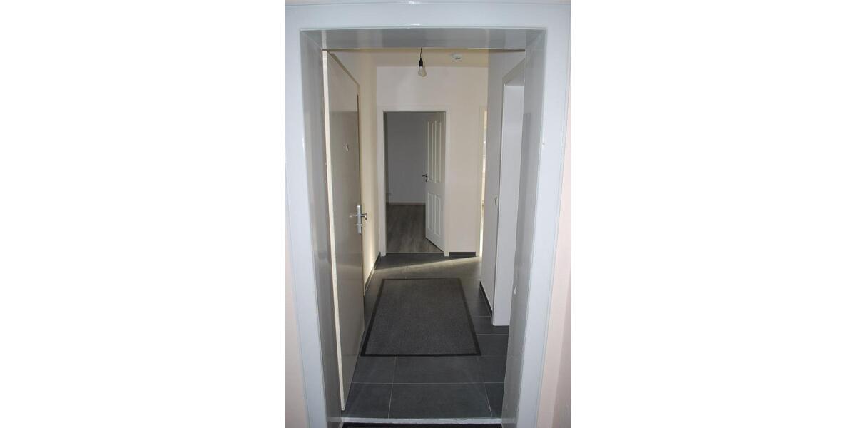 Moderne, helle 3 Zimmerwohnung mit Balkon, in kleiner Wohnanlage 3 zimmer