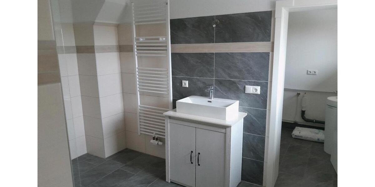 Etagenwohnung Gnoien - 5 Zimmer, 120 m&sup2;, 1.180&euro; | Angebot:24729214