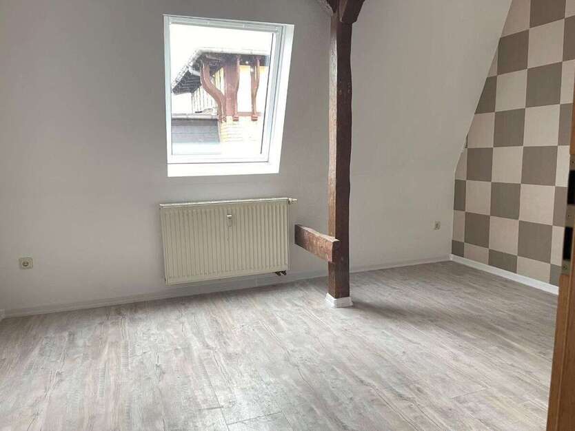 geräumige 3 Zi.-Wohnung inkl. Einbauküche in Pößnecker Stadtvilla 3 zimmer