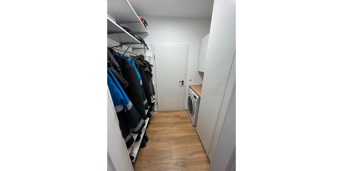 Neuwertige möblierte EG Neubauwohnung auf Zeit! - Feldrand Lage 3 zimmer