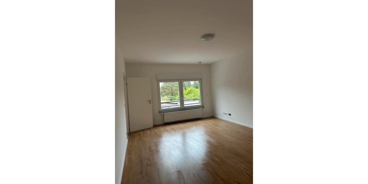 Erdgeschoßwohnung Bergisch Gladbach Alt-Frankenforst - 3 Zimmer, 120 m&sup2;, 2.050&euro; | Angebot:26573007