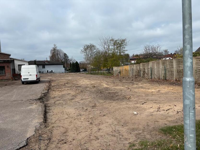 In Wahlstedt 23812 eine Freifläche von ca. 1.400 m2 zu Vermiete