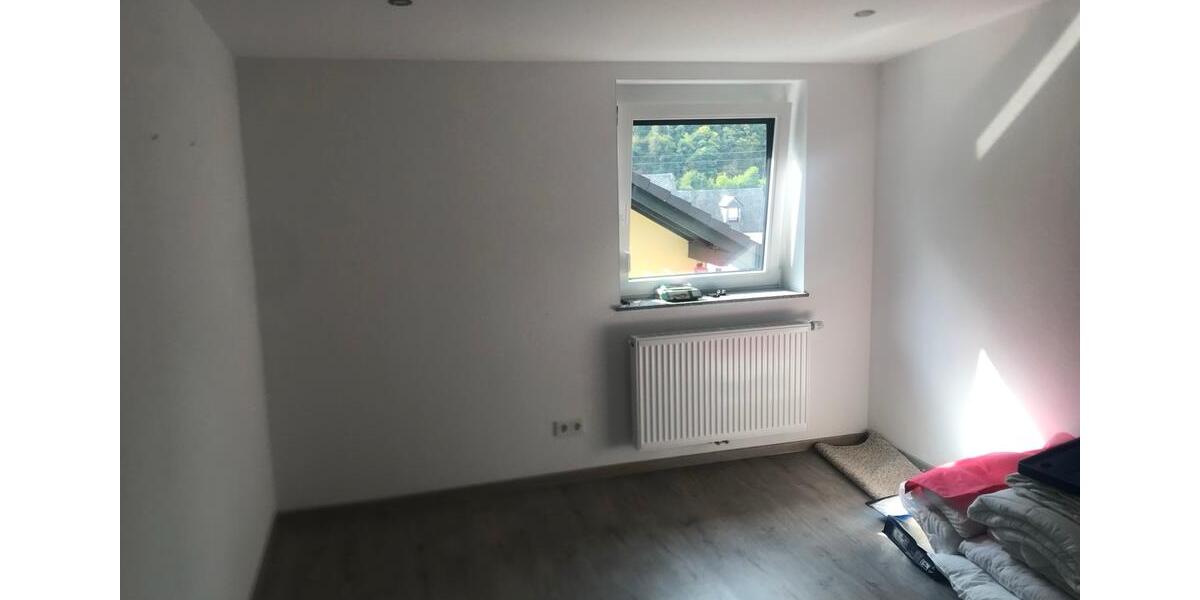 Etagenwohnung Osann-Monzel Monzel - 7 Zimmer, 180 m&sup2;, 1.350&euro; | Angebot:25973237