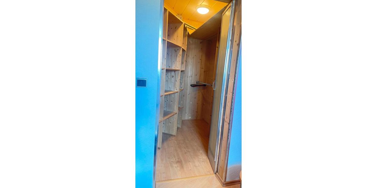 Dachgeschoßwohnung Werdau - 1 Zimmer, 38 m&sup2;, 385&euro; | Angebot:26412656
