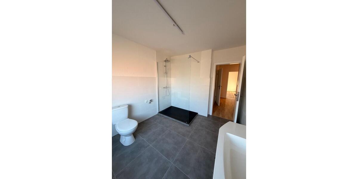 Etagenwohnung Hildesheim Bockfeld - 6 Zimmer, 160 m&sup2;, 1.280&euro; | Angebot:25216439
