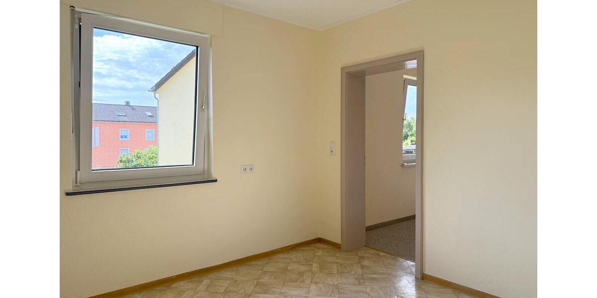 Frisch renoviert – Ihr neues Zuhause: 4-Zimmer-Wohnung mit Balkon 4 zimmer