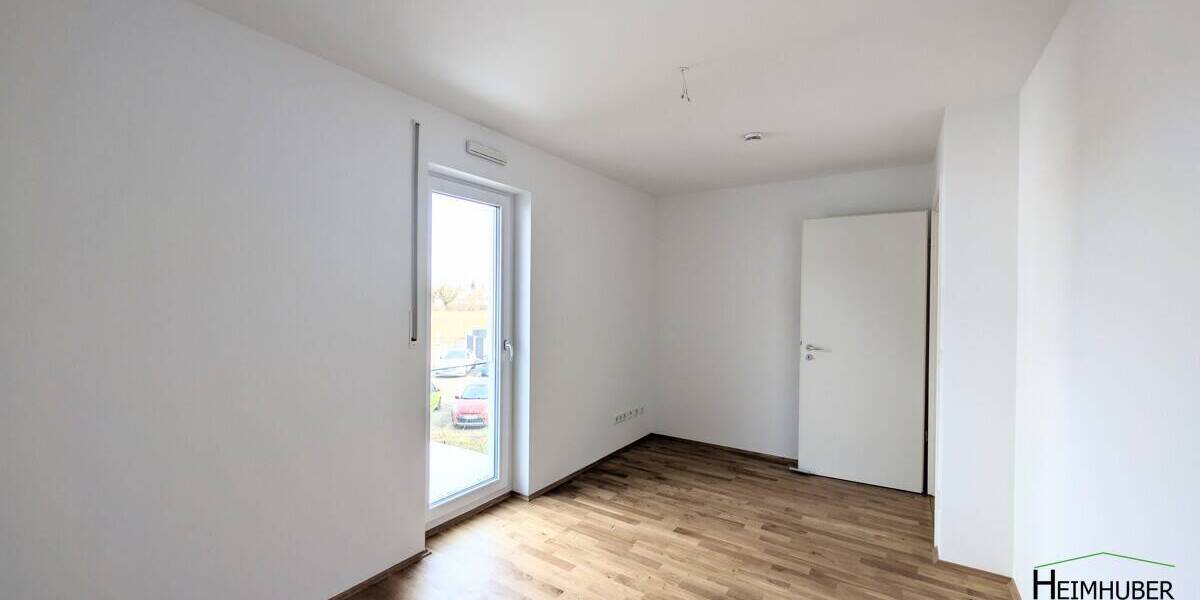 Etagenwohnung München Ramersdorf-Perlach - 3 Zimmer, 102 m&sup2;, 2.100&euro; | Angebot:26043003