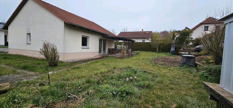 Bungalow Eisleben (Lutherstadt) - 3 Zimmer, 80 m&sup2;, 1.200&euro; | Angebot:26425829