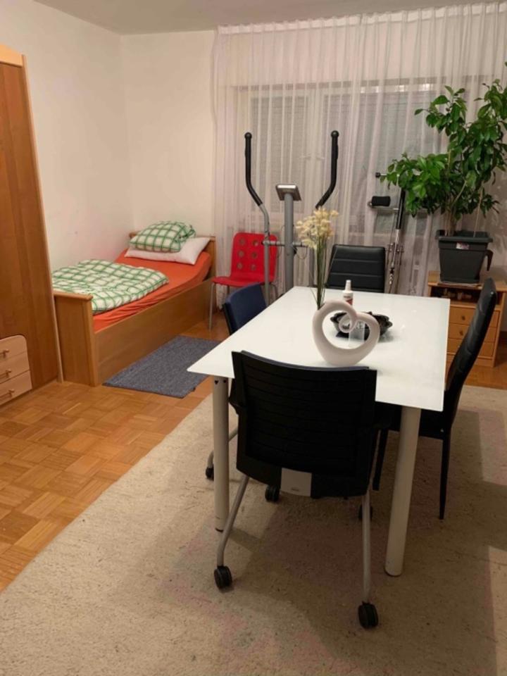 WG-Zimmer möbliert+Balkon in Leinfelden ab sofort
