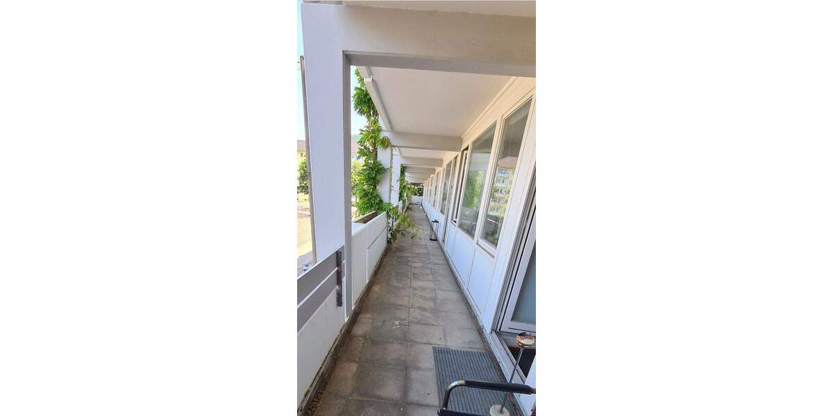 Zentral renoviertes Büro 1 - pendlerfreundlich, Balkon & Parkplätze zimmer