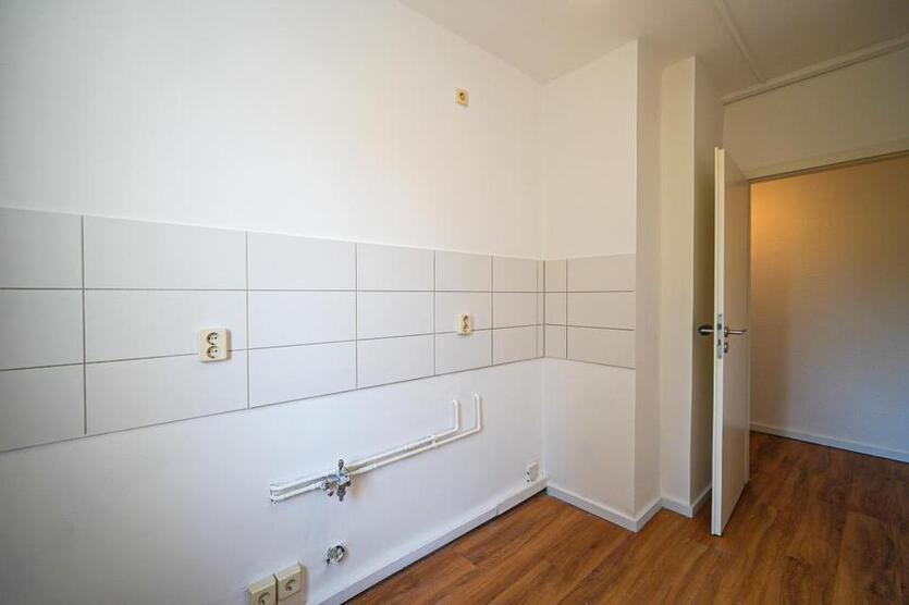 Renovierte 3-Zimmer-Wohnung mit Balkon – sofort bezugsfrei! zimmer