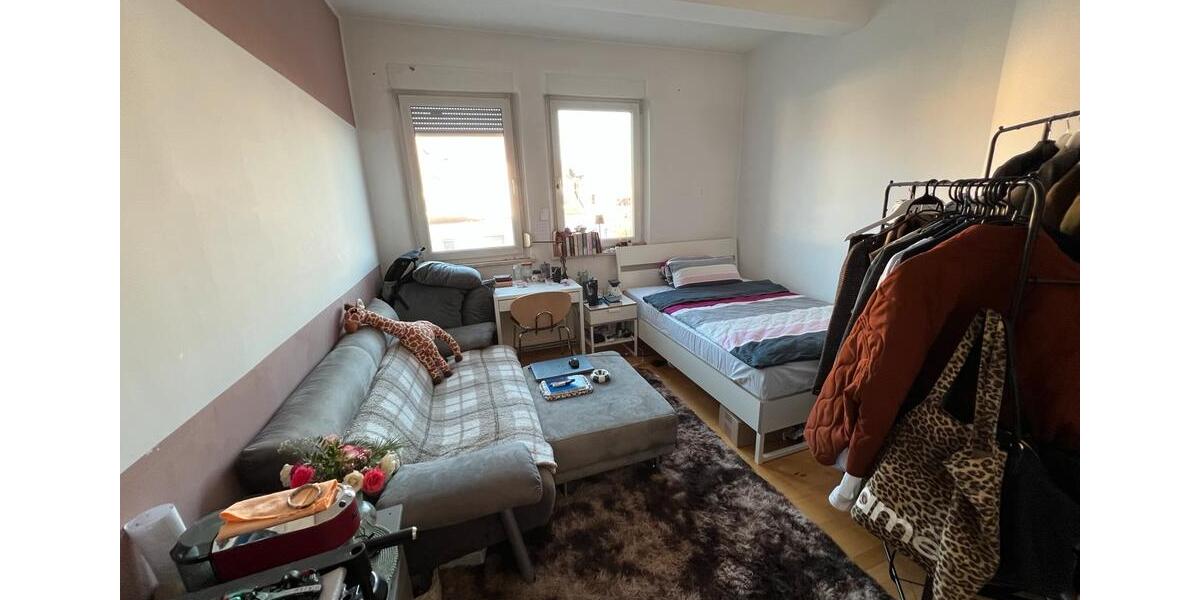 Helles, voll möbliertes Zimmer (17 m²) in Nürnberg 6 zimmer