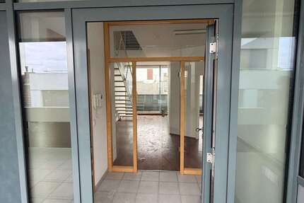Wohnung Krefeld Krefeld-Mitte - 3 Zimmer, 100 m&sup2;, 748&euro; | Angebot:27278020