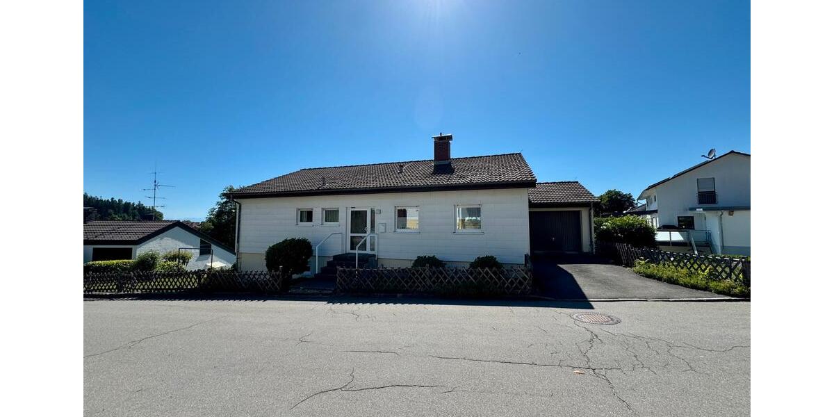 Große 4-Zimmer-Wohnung mit Garage 4 zimmer