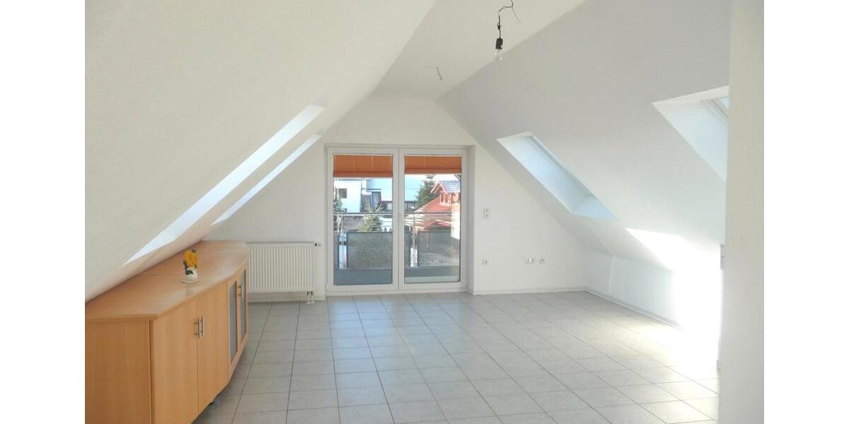 Dachgeschoßwohnung Niederaula - 2.5 Zimmer, 75 m&sup2;, 568&euro; | Angebot:26150179