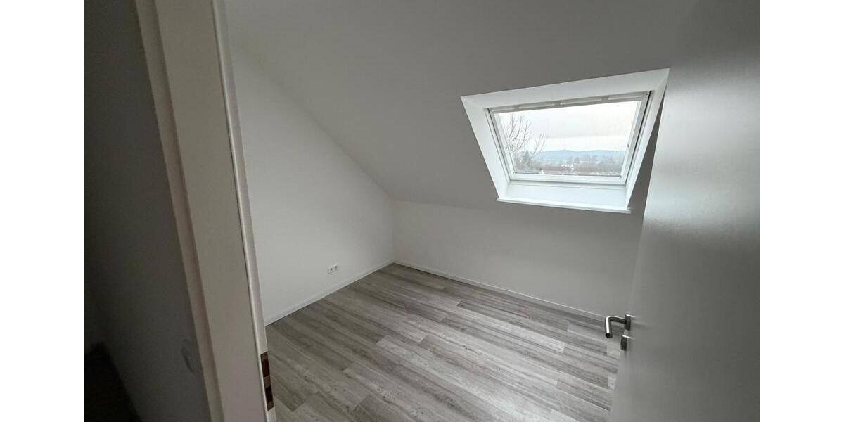 Dachgeschoßwohnung Bad Rodach - 3 Zimmer, 92 m&sup2;, 430&euro; | Angebot:26122040