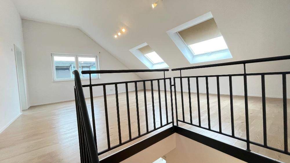 Doppelhaushälfte Holzgerlingen - 6 Zimmer, 160 m&sup2;, 3.633&euro; | Angebot:25800085