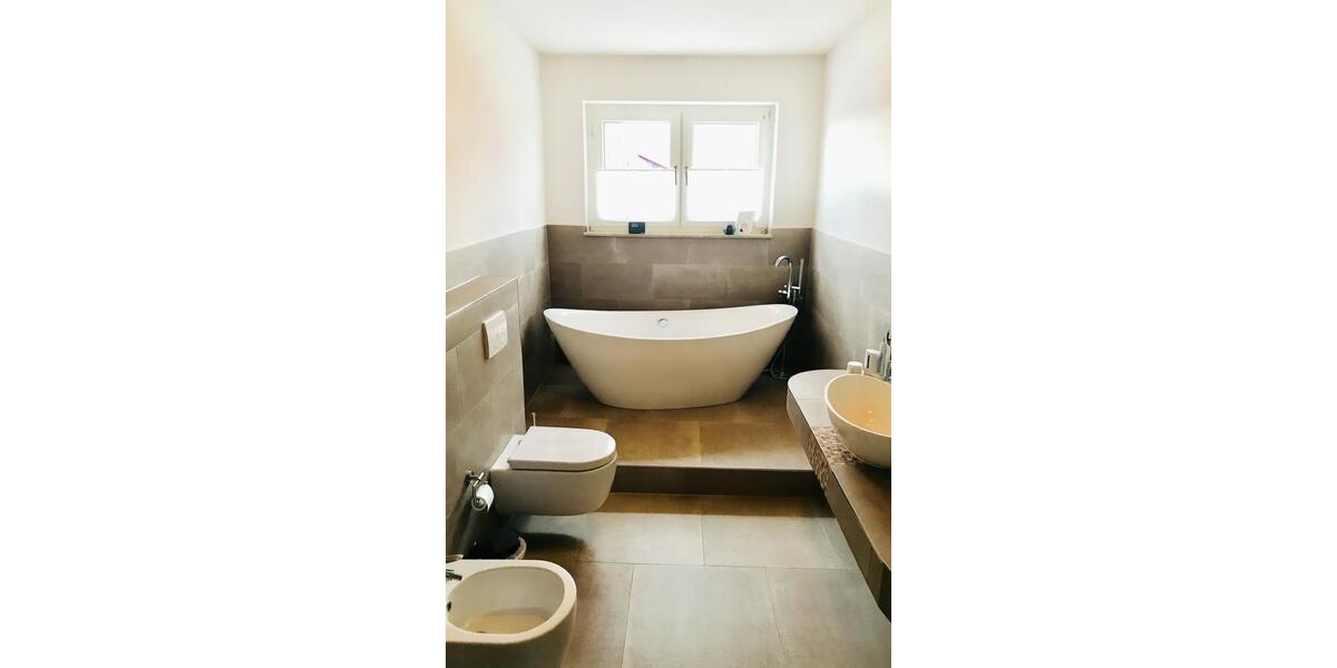 Etagenwohnung Spangenberg - 4 Zimmer, 136 m&sup2;, 950&euro; | Angebot:25285670