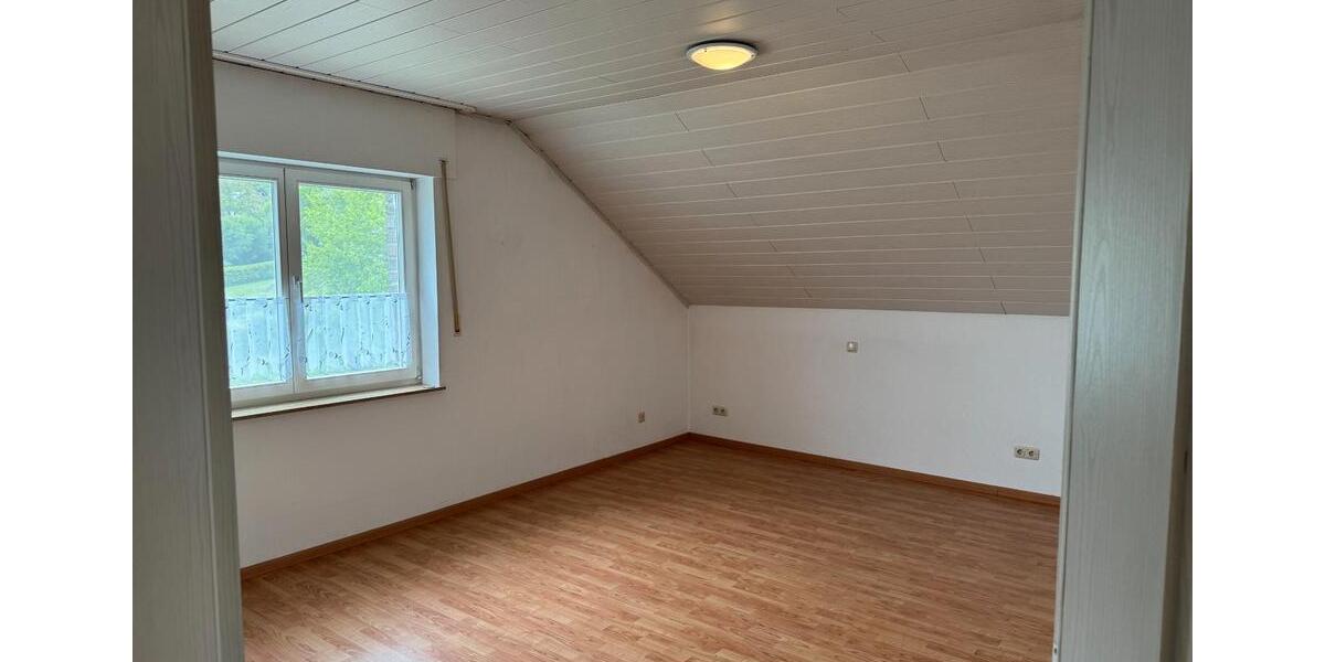 Dachgeschoßwohnung Bad Münstereifel - 3 Zimmer, 101 m&sup2;, 1.198&euro; | Angebot:26650154