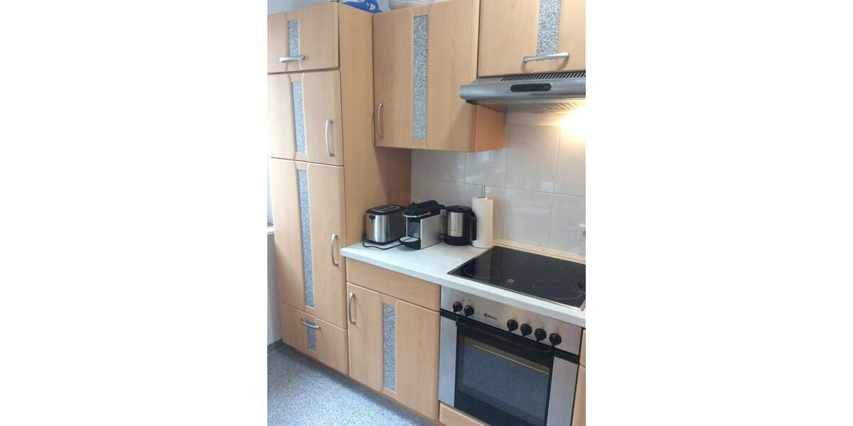 Möblierte 2 Zi Wohnung, DU City, 300 m HBF 2 zimmer