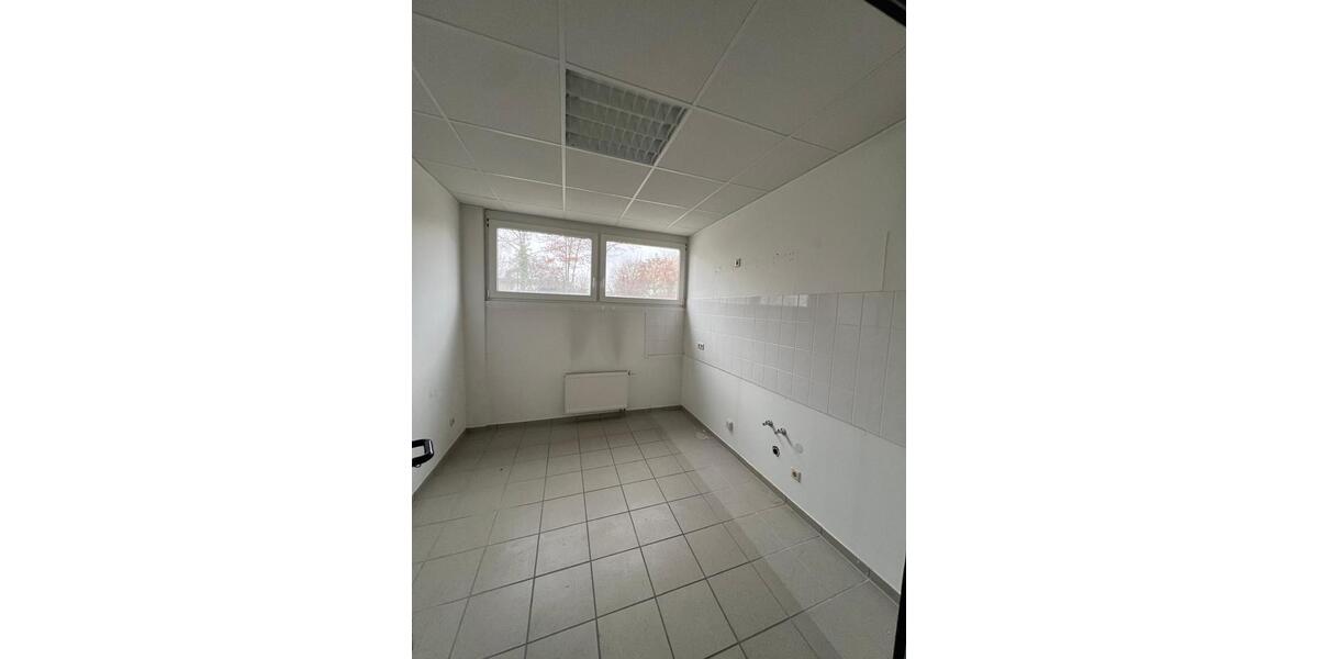 Gewerberäumlichkeiten im Gewerbegebiet Rot-Malsch zu vermieten zimmer