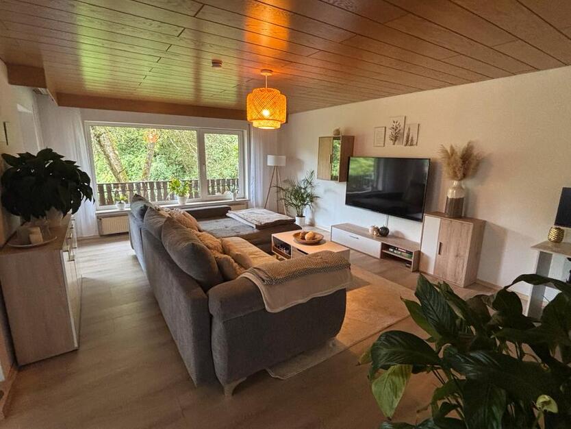 Helle und moderne Mietwohnung Flußbach 100 qm2