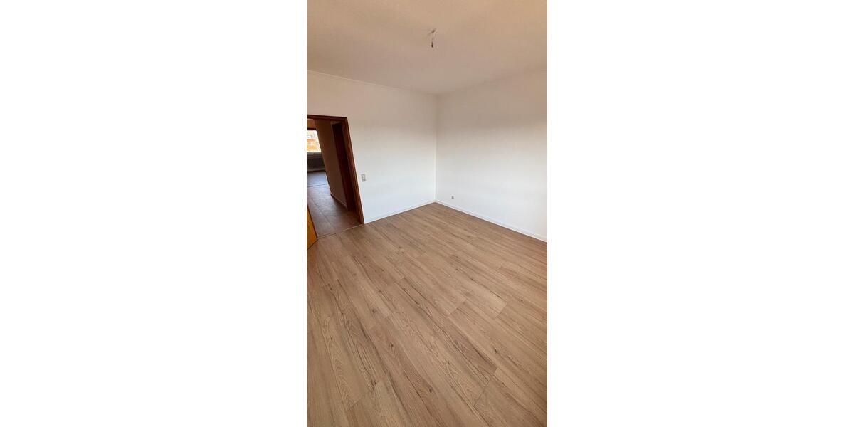 Etagenwohnung Schwalbach - 3 Zimmer, 96 m&sup2;, 860&euro; | Angebot:25883544