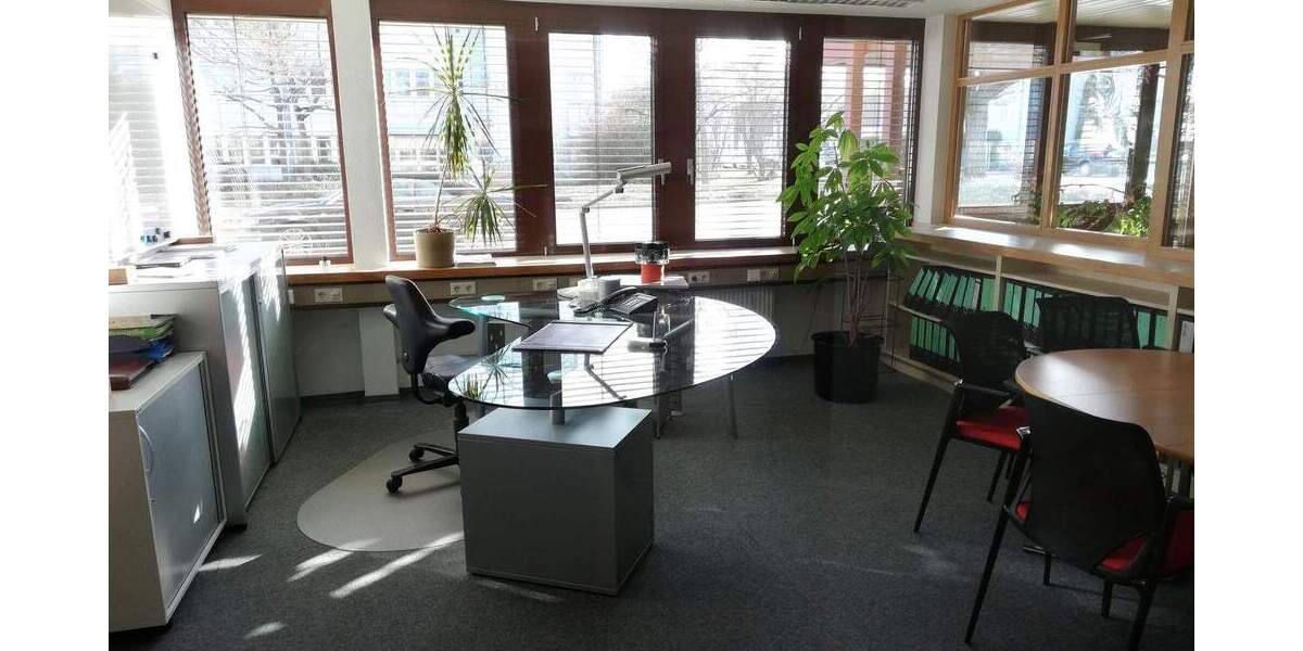 431 qm Lagerfläche und 2 schöne Büros in Kornwestheim Nähe Stuttgart - All-in-Miete zimmer