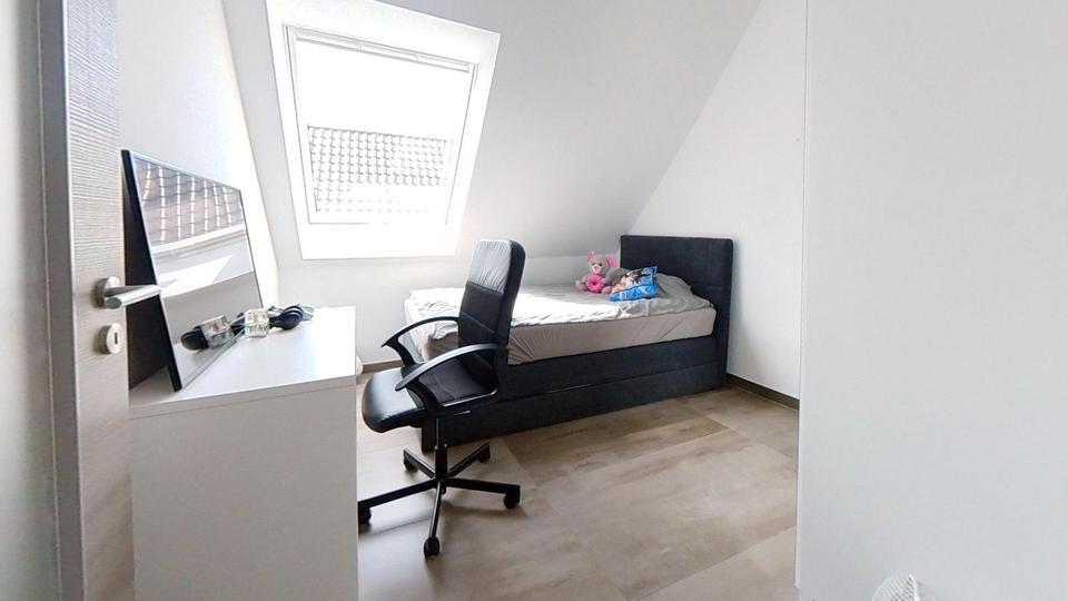 Doppelhaushälfte Wiesbaden Mainz-Kastel - 5 Zimmer, 157 m&sup2;, 2.800&euro; | Angebot:24680540
