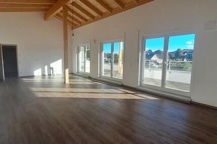 134m² Dachgeschosswohnung zu vermieten! 5 zimmer