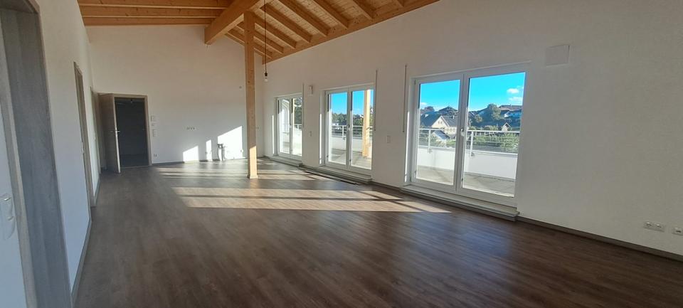 134m² Dachgeschosswohnung zu vermieten! 5 zimmer