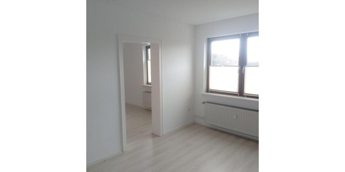 Dachgeschoßwohnung Giesen - 3 Zimmer, 69 m&sup2;, 462&euro; | Angebot:26044829