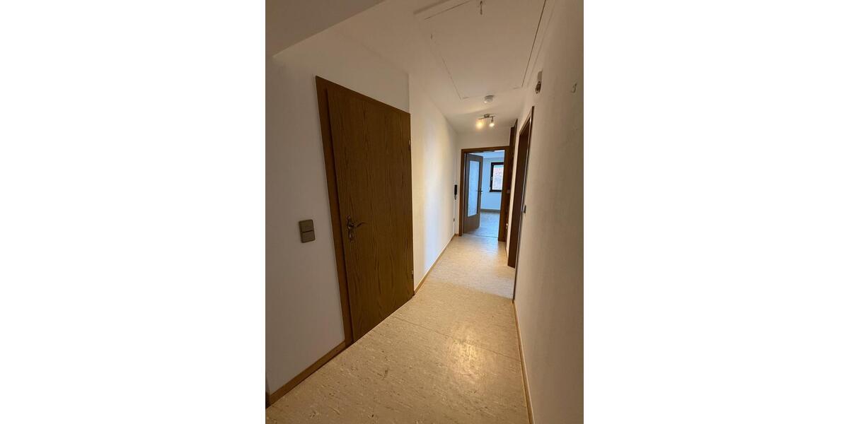 Dachgeschoßwohnung Hahnbach - 3 Zimmer, 48 m&sup2;, 385&euro; | Angebot:25306418