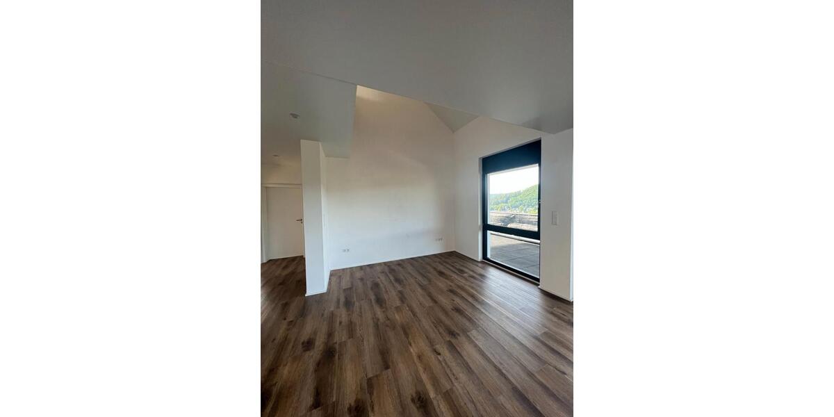 Maisonettenwohnung Siegen - 4 Zimmer, 175 m&sup2;, 1.900&euro; | Angebot:25974962