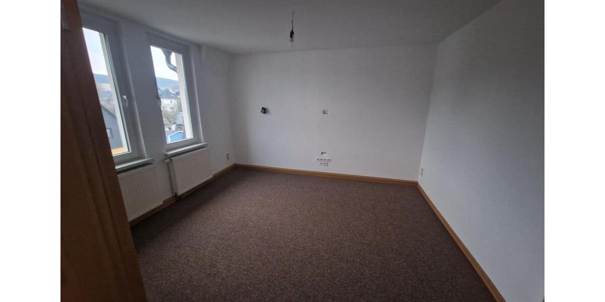 Hochparterre Lauter-Bernsbach Bernsbach - 5 Zimmer, 105 m&sup2;, 735&euro; | Angebot:24840388