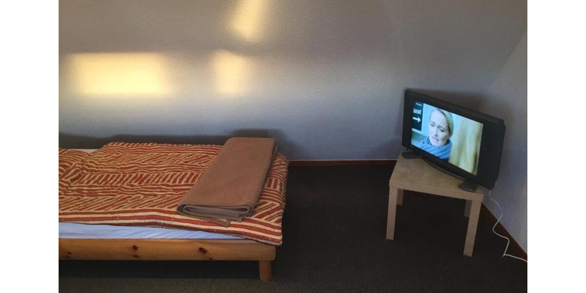 Dachgeschoßwohnung Hiddenhausen - 2 Zimmer, 22 m&sup2;, 350&euro; | Angebot:24689600