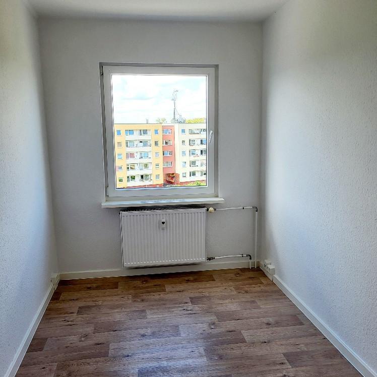 Geräumige 3-Raum-Wohnung mit großem BadeZimmer