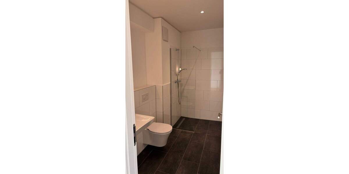 Etagenwohnung Offenbach am Main Hafen - 3 Zimmer, 100 m&sup2;, 1.890&euro; | Angebot:24269296