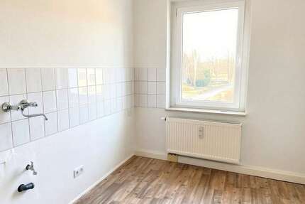 Wohnung Groß Schacksdorf - 2 Zimmer, 49 m&sup2;, 241&euro; | Angebot:26289440