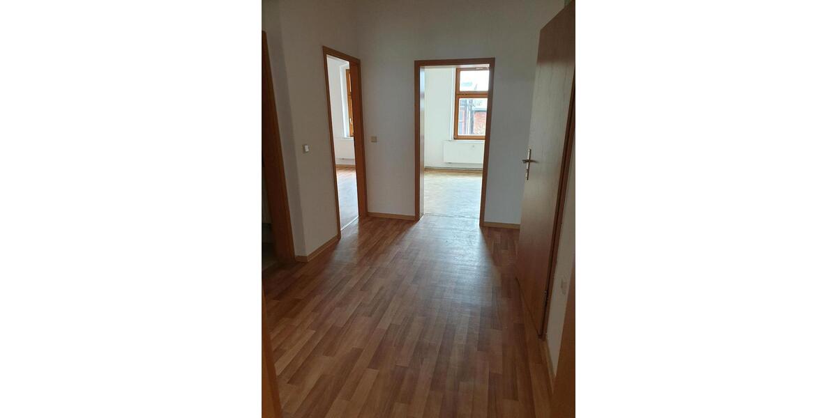 Etagenwohnung Haldensleben - 4 Zimmer, 92 m&sup2;, 850&euro; | Angebot:26234227