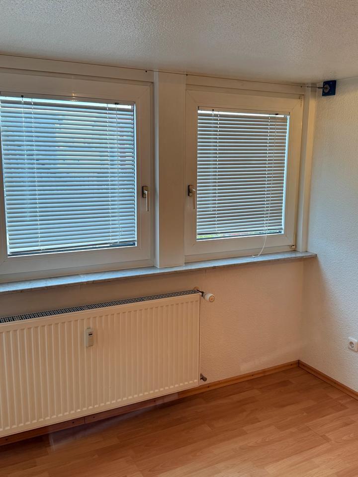 Tolles WG Zimmer Wohngemeinschaft Niederrad Flugbegleiter