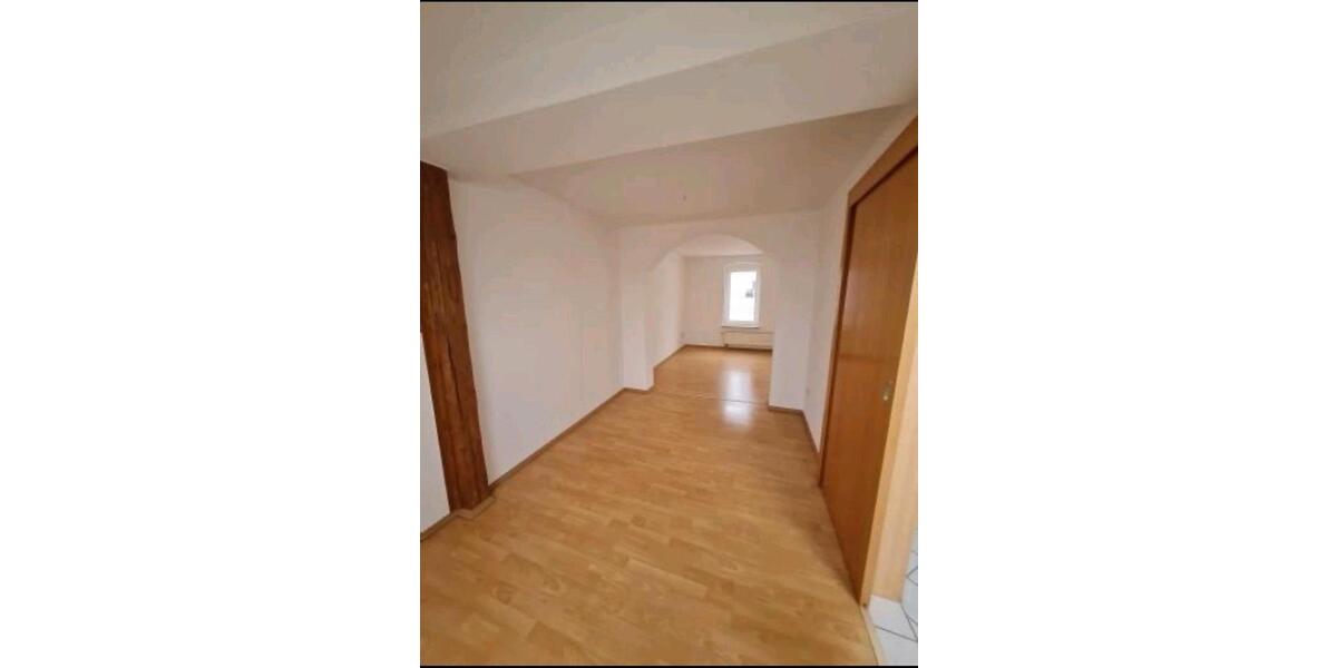 Dachgeschoßwohnung Gera Alt-Bieblach - 4 Zimmer, 110 m&sup2;, 1.100&euro; | Angebot:25992455