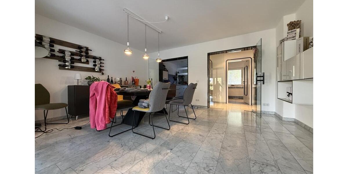 Erdgeschoßwohnung Gladbeck - 3 Zimmer, 135 m&sup2;, 1.300&euro; | Angebot:26021642