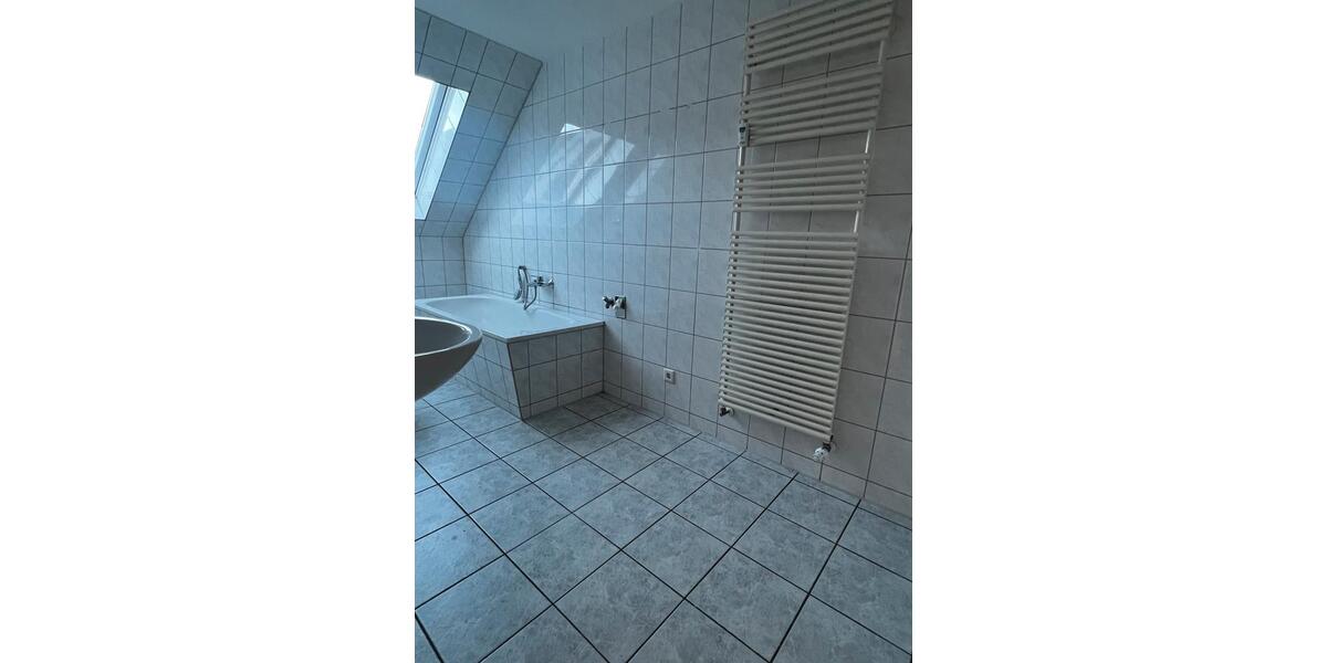 Dachgeschoßwohnung Döbeln - 3 Zimmer, 64 m&sup2;, 390&euro; | Angebot:25974081