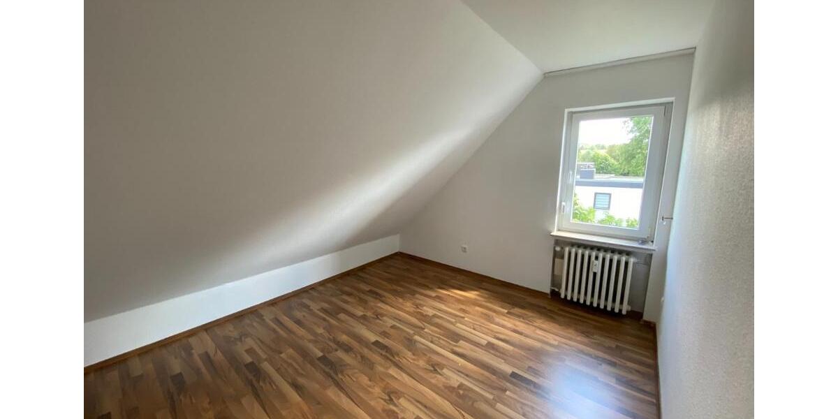 Dachgeschoßwohnung Bevern - 3 Zimmer, 73 m&sup2;, 650&euro; | Angebot:24933500