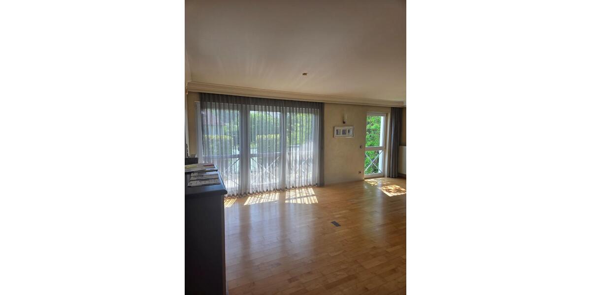 Etagenwohnung Nürnberg Gebersdorf - 4 Zimmer, 105 m&sup2;, 1.350&euro; | Angebot:26706108