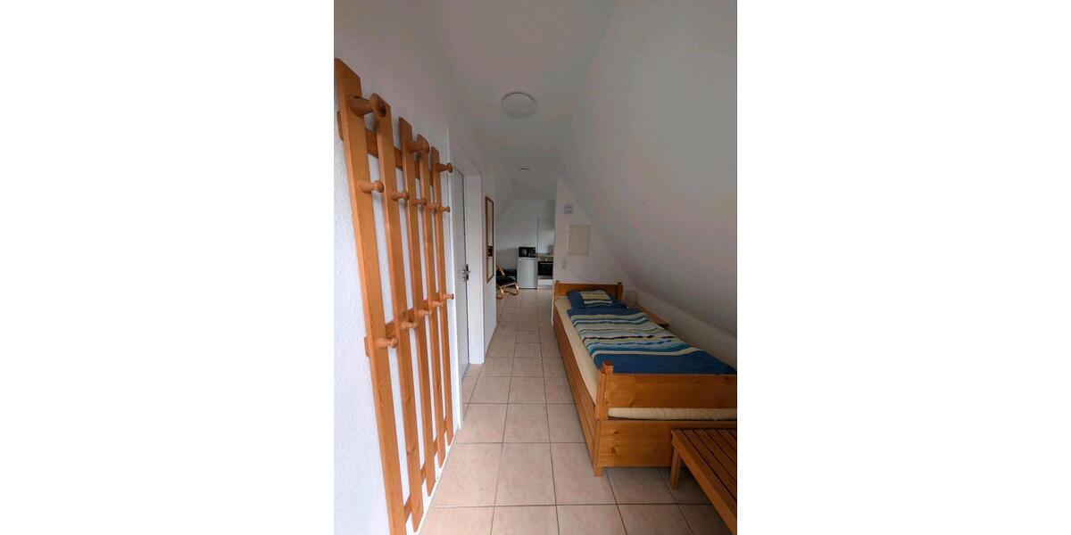 Dachgeschoßwohnung Burg (Dithmarschen) - 1 Zimmer, 15 m&sup2;, 400&euro; | Angebot:26682693