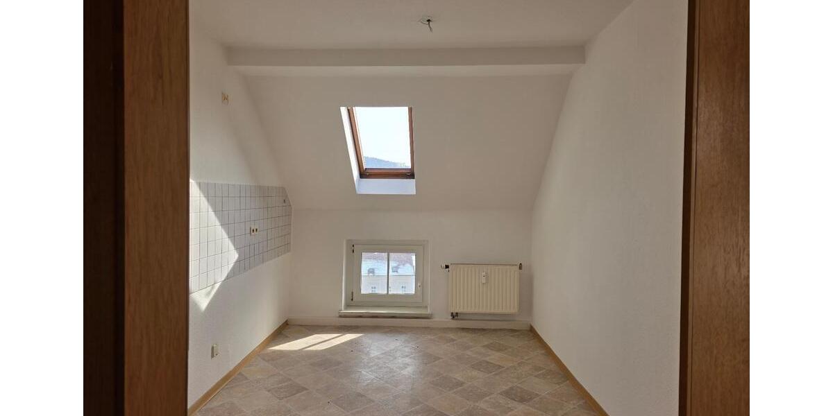 Dachgeschoßwohnung Löbau - 3 Zimmer, 93 m&sup2;, 500&euro; | Angebot:25269284